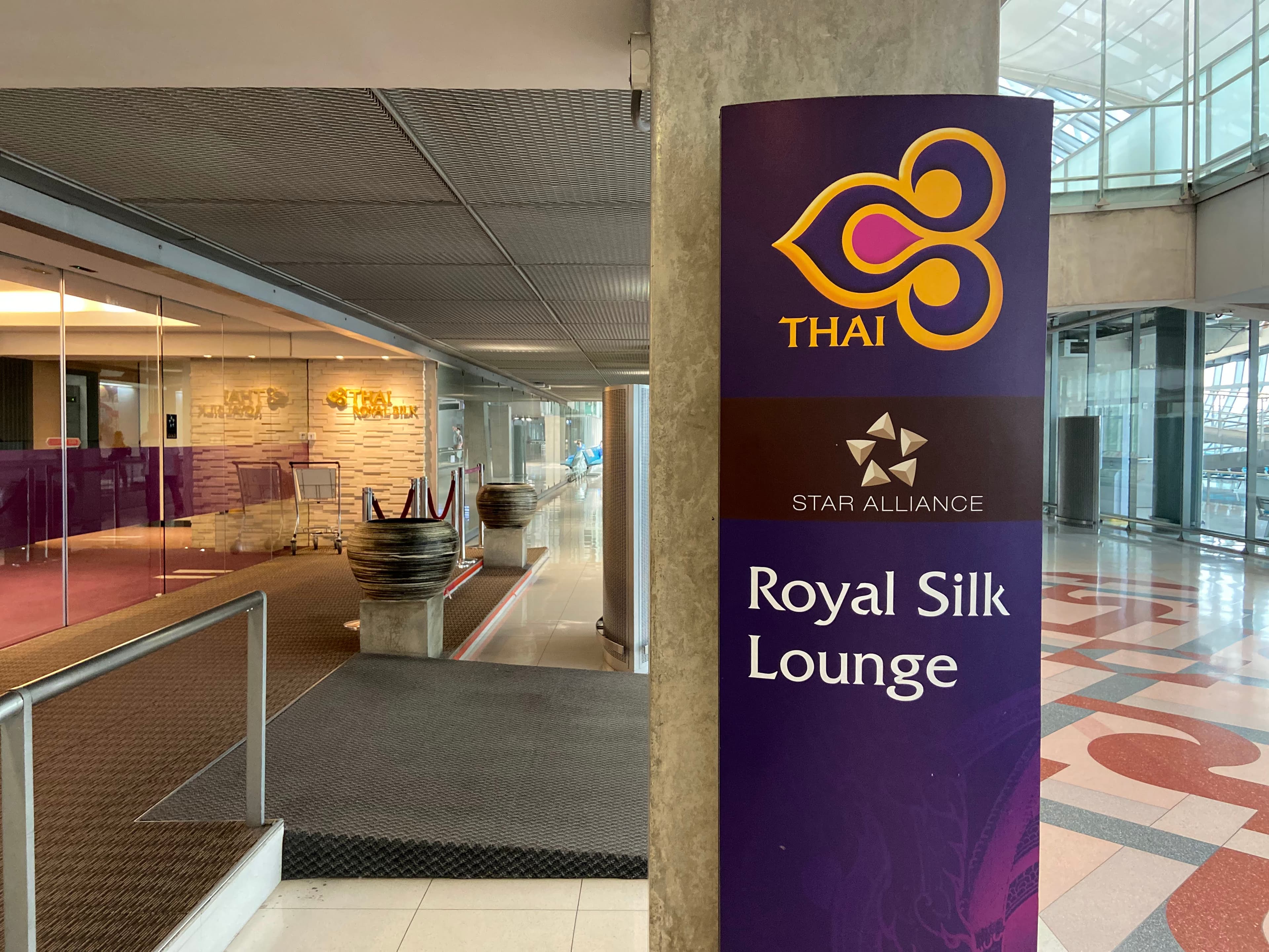 Lounge Review - Royal Silk Lounge Suvarnabhumi Domestic